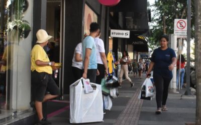 Comércio de Campo Grande ficará aberto até às 22h a partir desta segunda