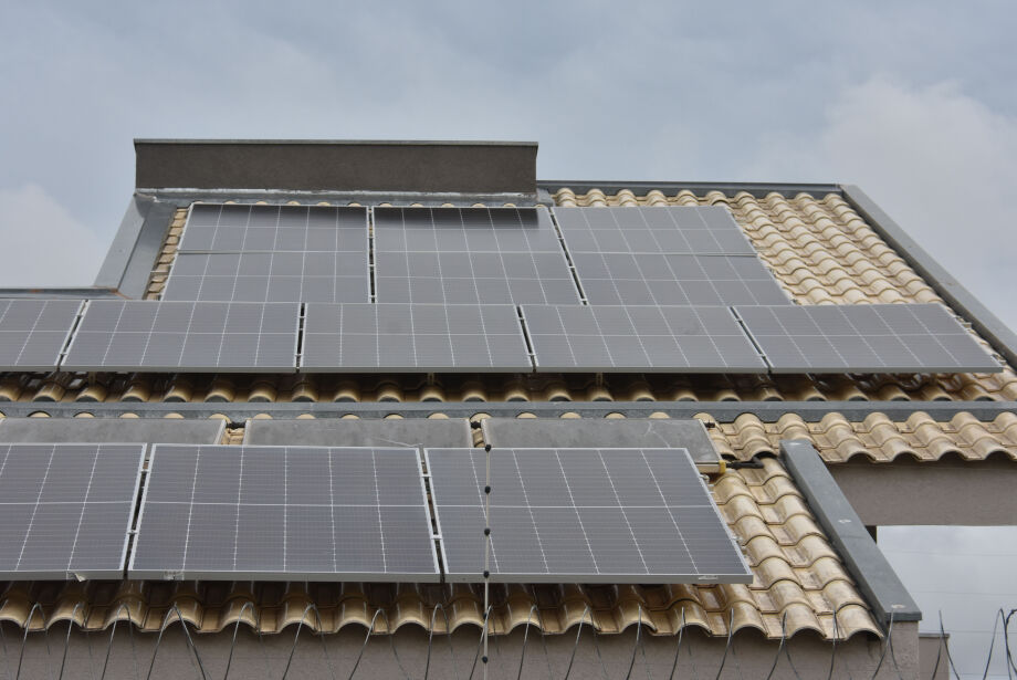 Compras de placas para energia solar e veículos estão vetadas pelo FCO