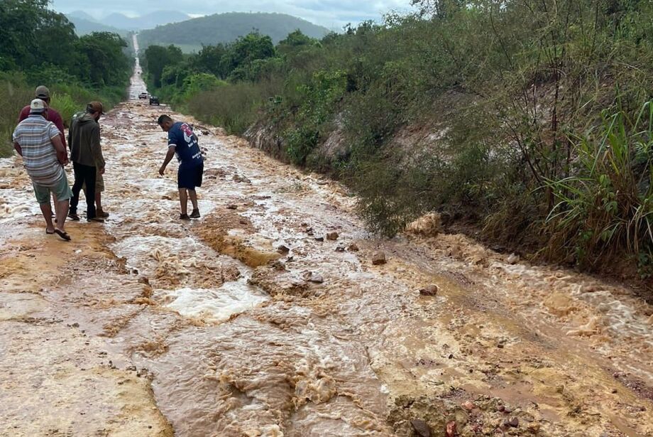 Chuvas ficam acima do esperado em MS e cidades do interior enfrentam alagamentos