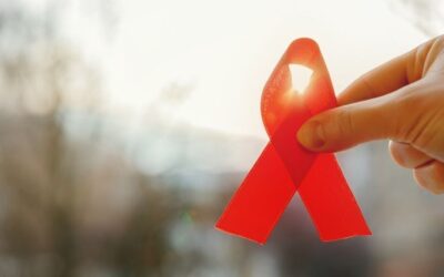 Novo paciente com HIV é curado após transplante de células-tronco, diz estudo