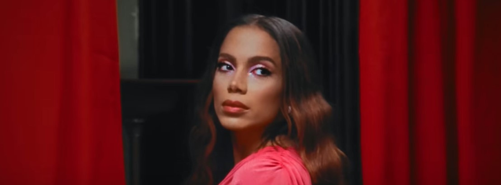 Anitta deixa a Warner Music após 11 anos