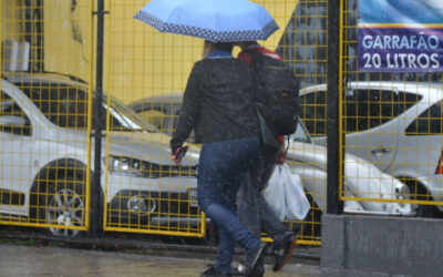 Domingo segue chuvoso e temperatura não ultrapassa 23ºC até terça-feira