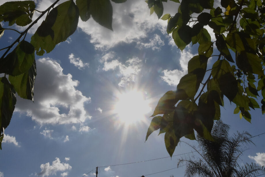 Maio começa com sol e calor, mas deve chover em áreas isoladas durante a semana