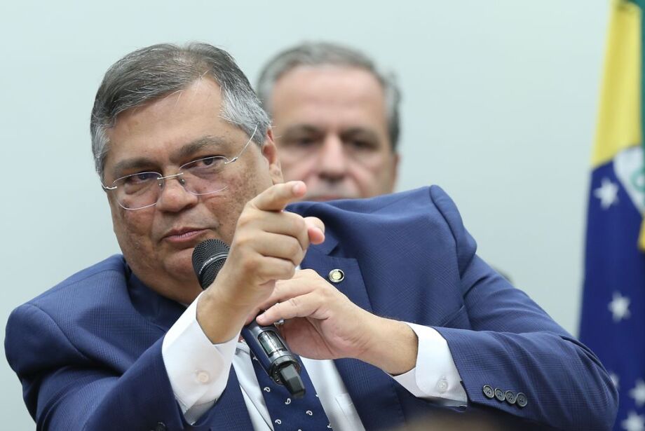 Só teremos escolas seguras com regulação da internet, diz ministro