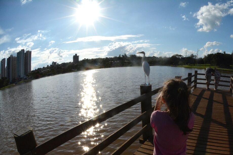 Semana começa com calorão de quase 40°C e deve terminar com frio de 12°C em MS