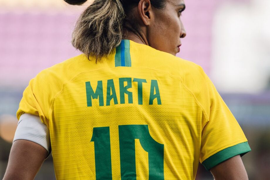 Pia elogia Marta, mas não assegura craque entre titulares do Brasil na Copa