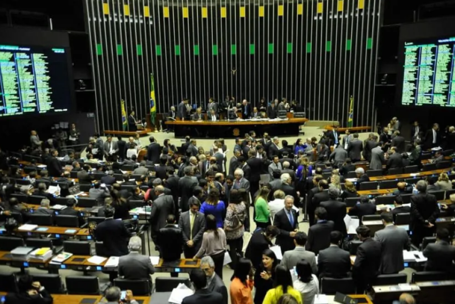 Senado aprova texto-base do arcabouço fiscal por 57 votos a 17