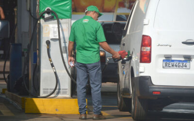 Cinco dias após aumento, gasolina sobe até 73% acima do previsto e diesel 68%