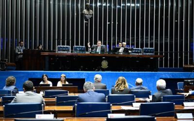 Senado aprova aumento do salário mínimo e amplia isenção de imposto