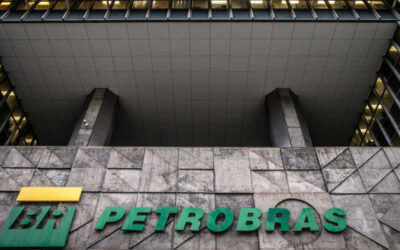 Petróleo sobe 13% em julho, mas Petrobras diz que não repassa volatilidade