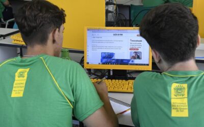 Com educação para o mercado de trabalho, alunos da rede estadual garantem primeiro emprego