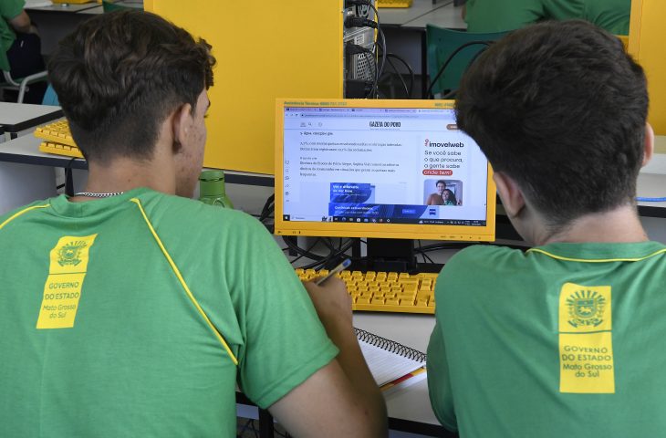 Com educação para o mercado de trabalho, alunos da rede estadual garantem primeiro emprego