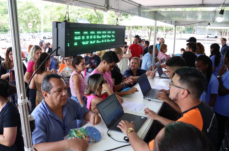 Corrida dos Poderes: atletas recebem kits e se preparam para a largada neste sábado às 17h30