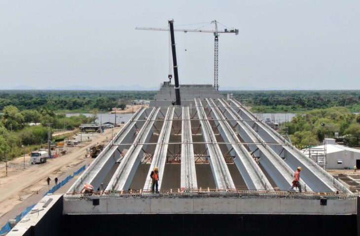 Ponte Bioceânica recebe vigas no lado paraguaio e obras têm mais avanços