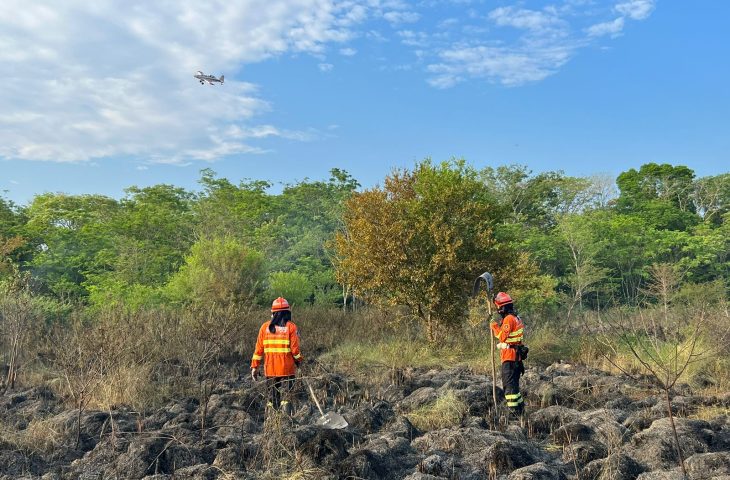 Com aeronaves e equipes extras, Governo de MS intensifica ações e combate aos incêndios no Pantanal