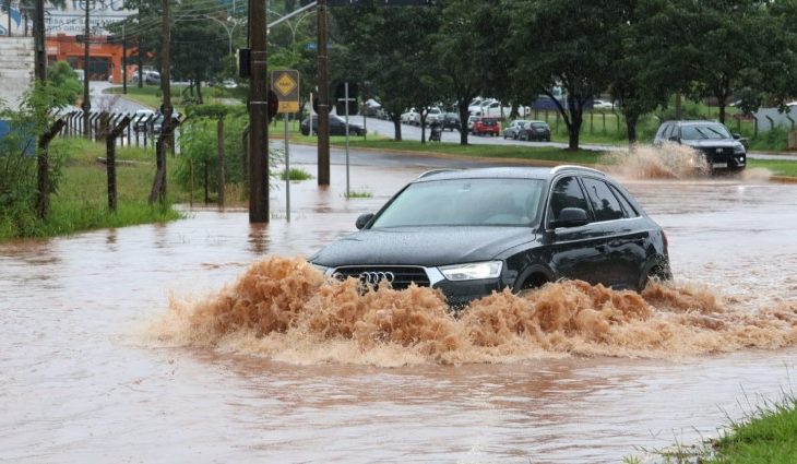 Com tempo instável em MS, cuidados devem ser redobrados em meio às chuvas