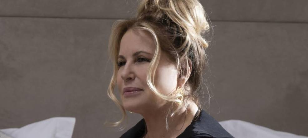 Jennifer Coolidge, de The White Lotus, é confirmada no elenco de Minecraft