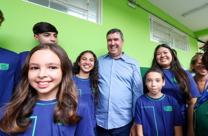 Com foco na educação moderna e de qualidade, Governo entrega reforma de escola em Ribas do Rio Pardo