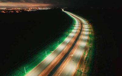 Obra de iluminação solar no anel viário de Ponta Porã avança para a reta final com 75% de execução