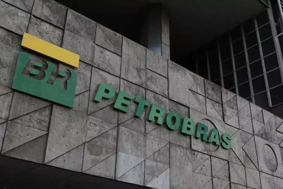 Petrobras reduz preço do querosene de aviação em 7,6%