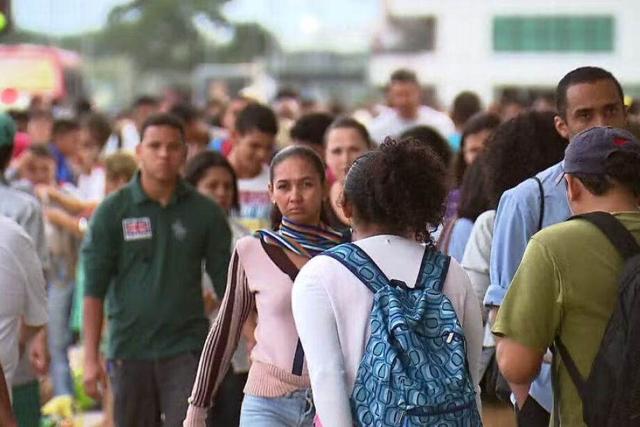 Expectativa de vida no Brasil atinge 76,4 anos, superando dados anteriores à pandemia, segundo IBGE