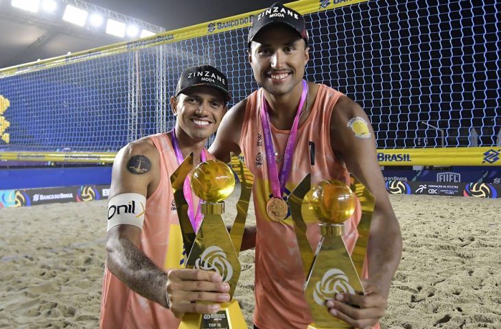 Beneficiário do Bolsa Atleta, Arthur Mariano é campeão da temporada 2024 do Circuito Brasileiro de Vôlei de Praia